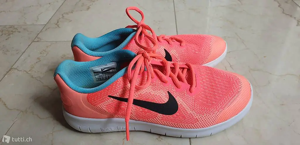 Nike Turnschuhe. 37.5 (UK 4.5)