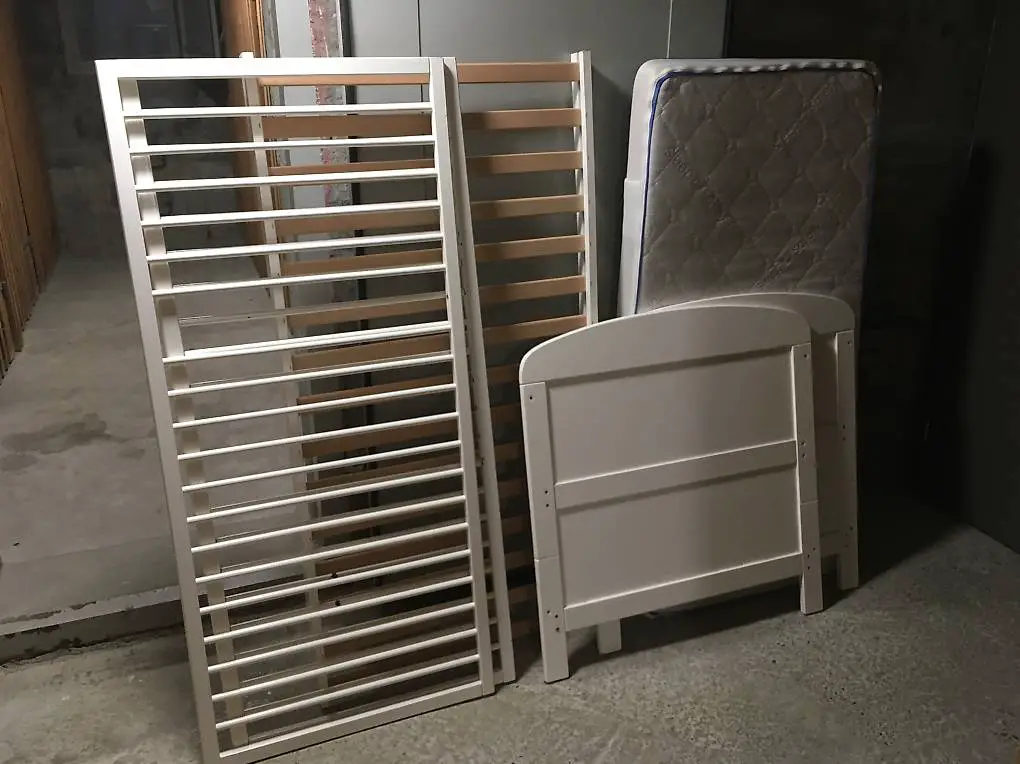 Kinderbetreuung, Höhe verstellbar, weiss