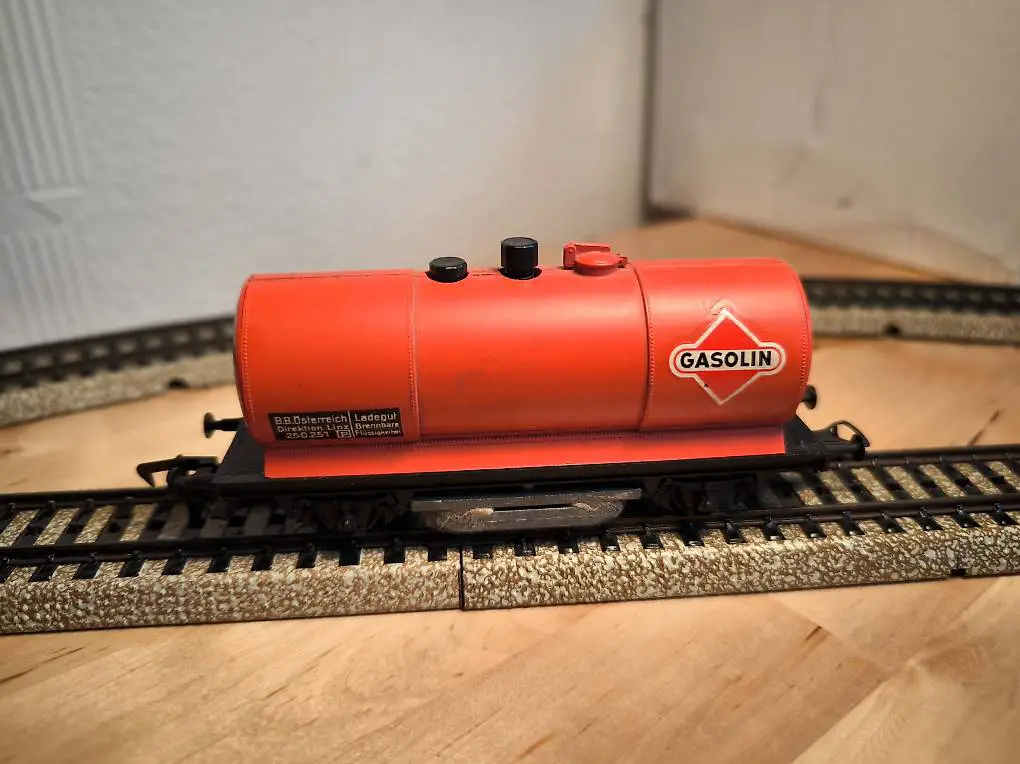 Liliput Kesselwagen Reinigungswagen Gasolin H0