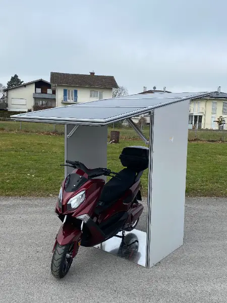 Solarport zum Laden von E-Scooter oder E-Bike