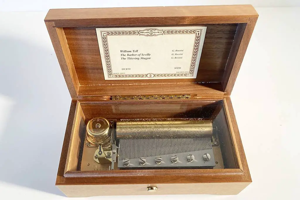 Schweizer Musikdose REUGE Spieluhr.