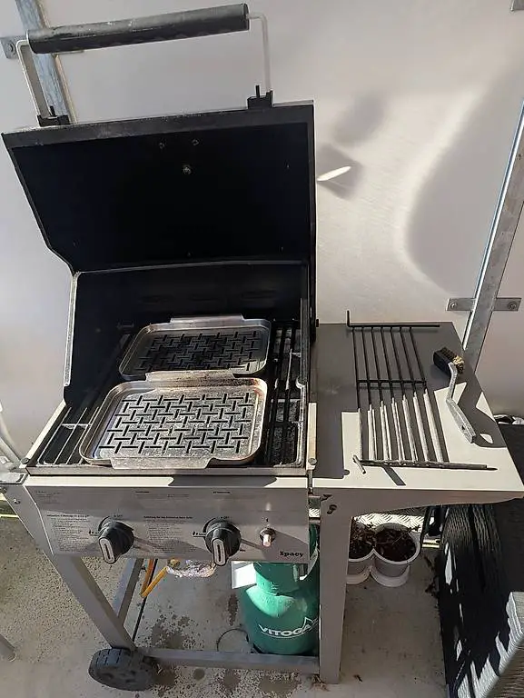 Gasgrill in gutem Zustand. Schönes Gril