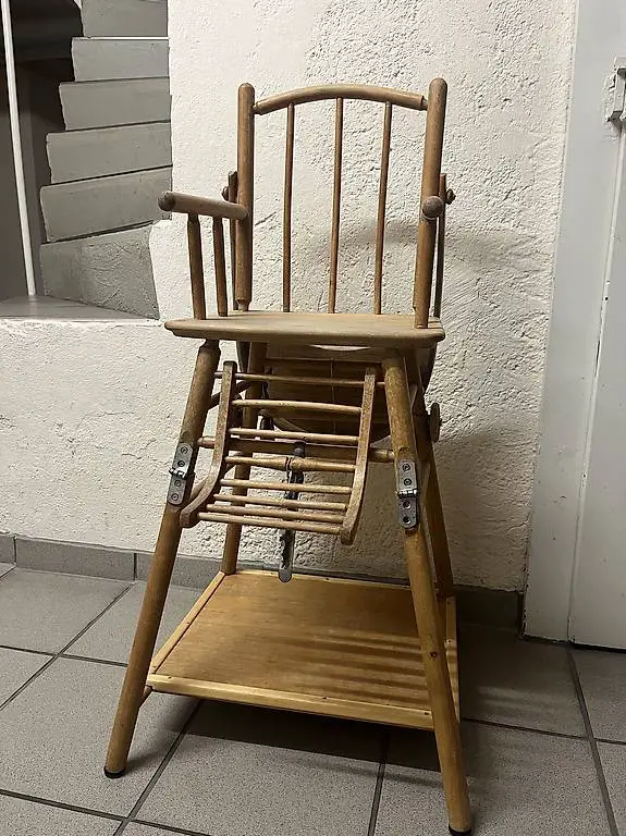 Kinderstuhl verstellbar