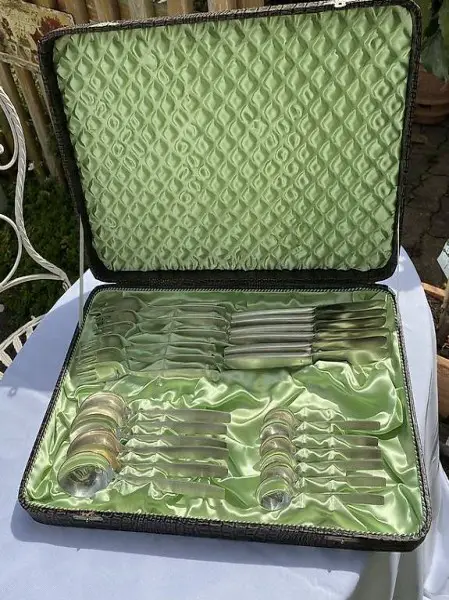 Versilbertes Besteck aus der DDR Kultbesteckkasten für 6 P.