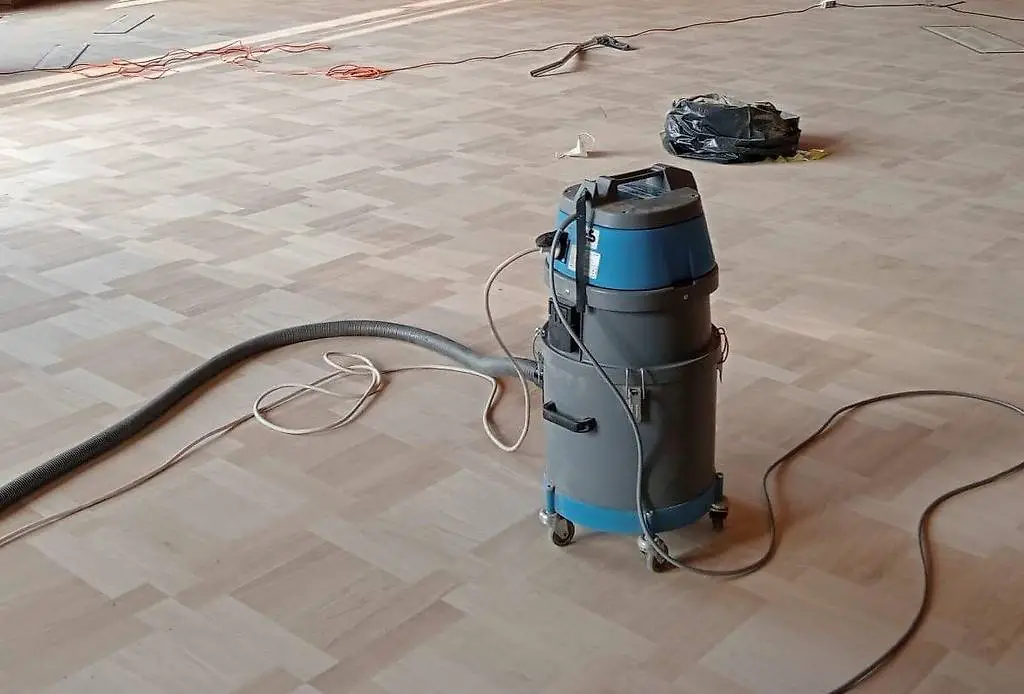 Professionelles Parkettschleifen und Versiegeln/Ölen