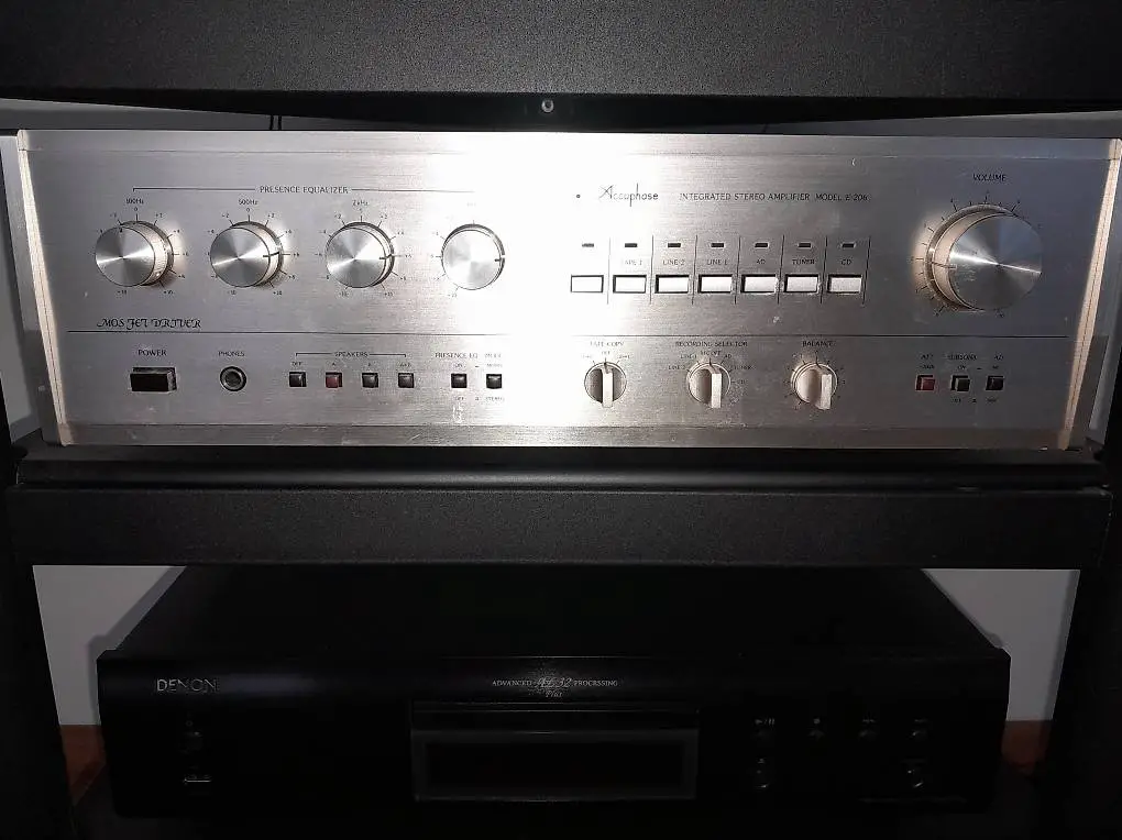 Accuphase E 206