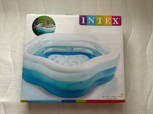 2 Swimmingpools und 2 Pumpen (alles NEU)