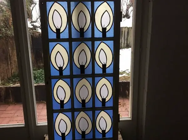 Weihnachts-Fenster, Kerzen blau