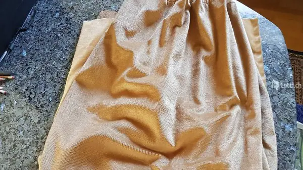 Goldfarbiger Vorhang Abholen 9012