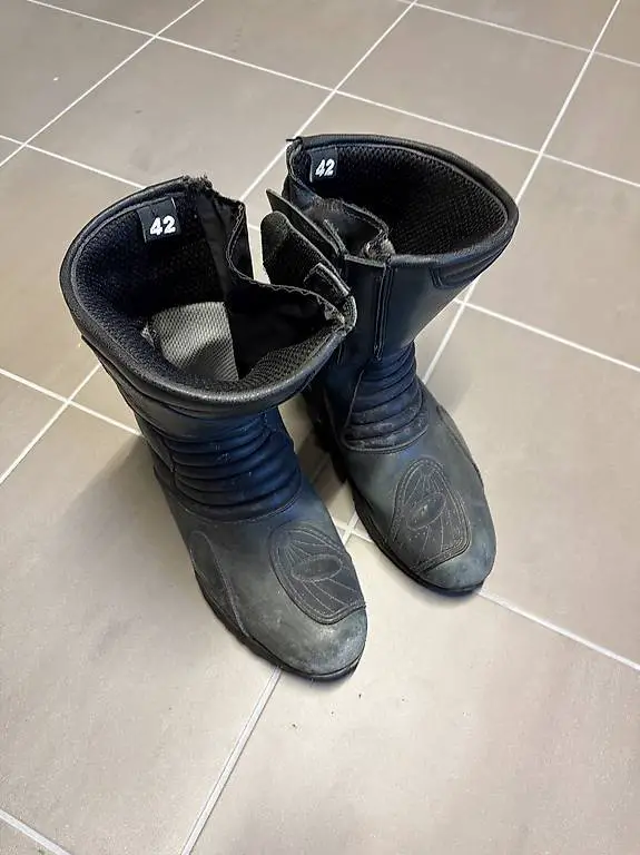 Motorradschuhe