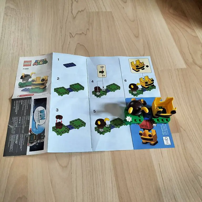 Lego Super Mario Frosch und Biene Anzug