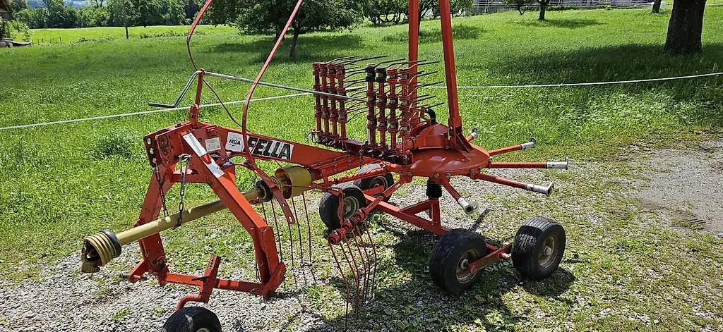 Kreiselschwader FELLA TS 335 DN