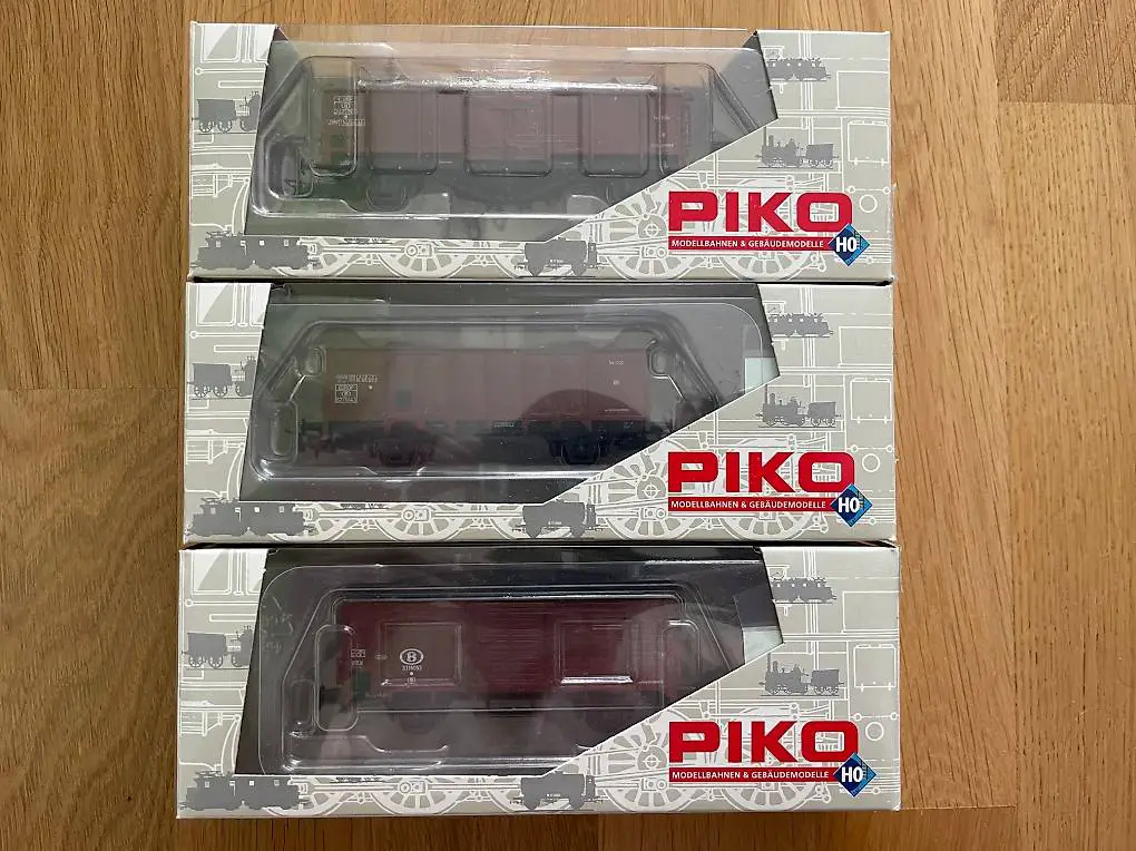 Neu: Piko Güterwagen Set