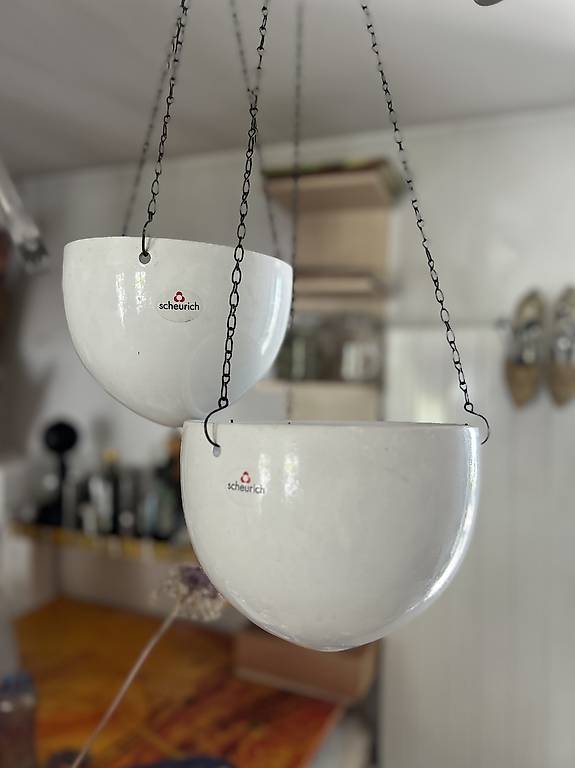 2 Blumenübertöpfe (SCHEURICH)