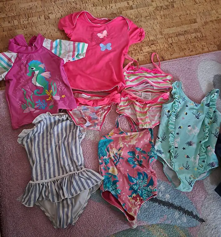 Badekleider Gr 98, ca 3 Jährige