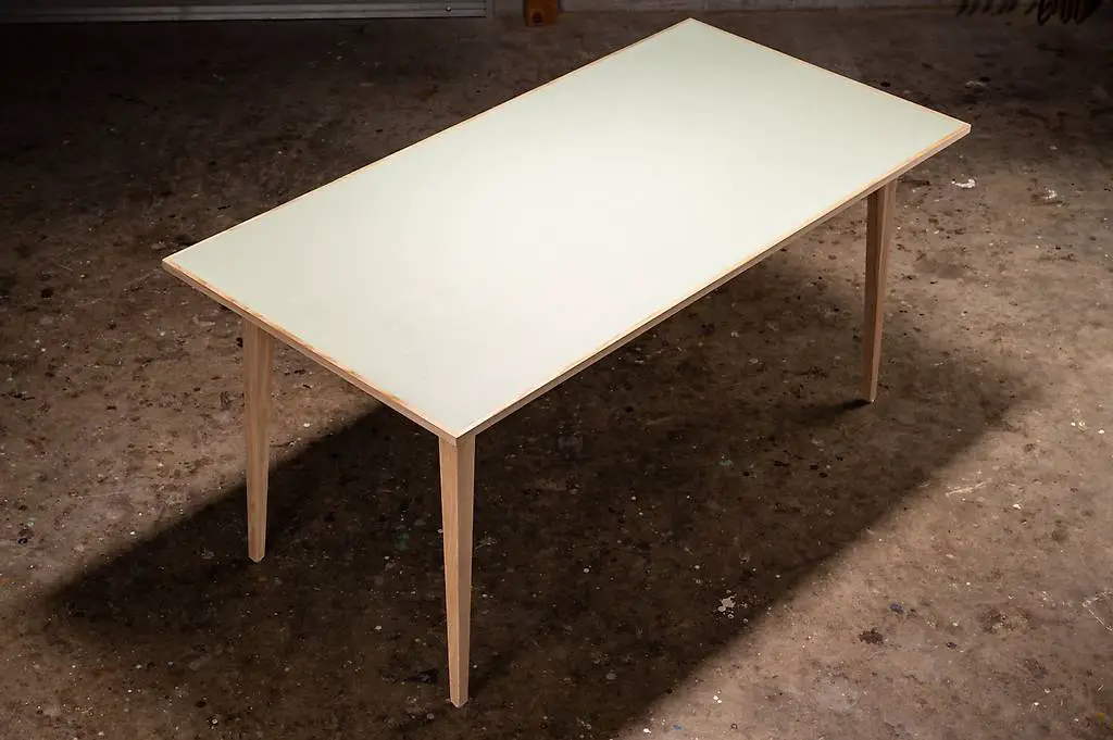 linoleum tisch pistazie