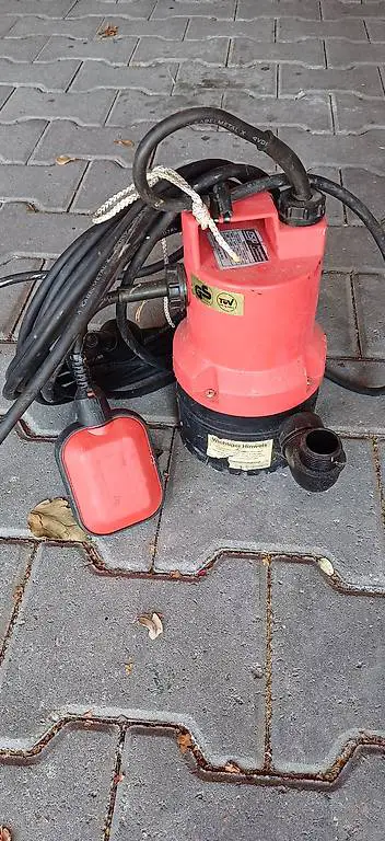 Tauchwasserpumpe mit Schwimmerschalter