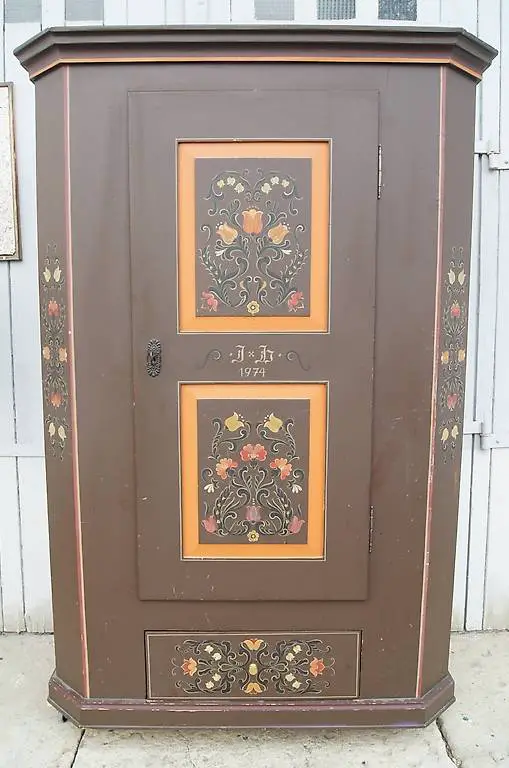 Antiker Bauernschrank mit Bauernmalerei Höhe 177cm