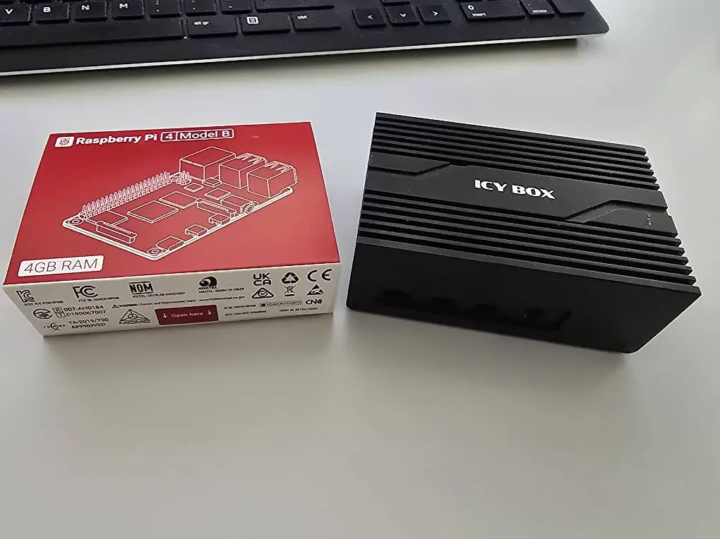 Raspberry Pi 4 4gb mit Gehäuse und Netzteil