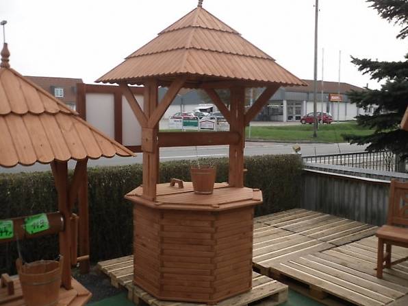 Wunder schöner XXL Zierbrunnen aus Holz Gartendekoration