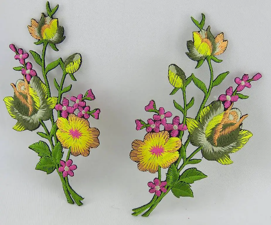 BLUMEN - Aufnäher - Aufbügler - Stickerei - 11,5x6cm