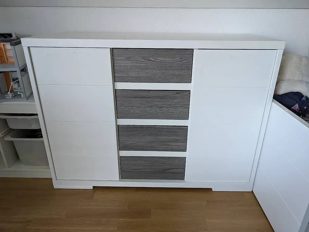 Wickeltisch / Kommode