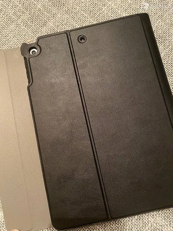 custodia con tastiera per ipad