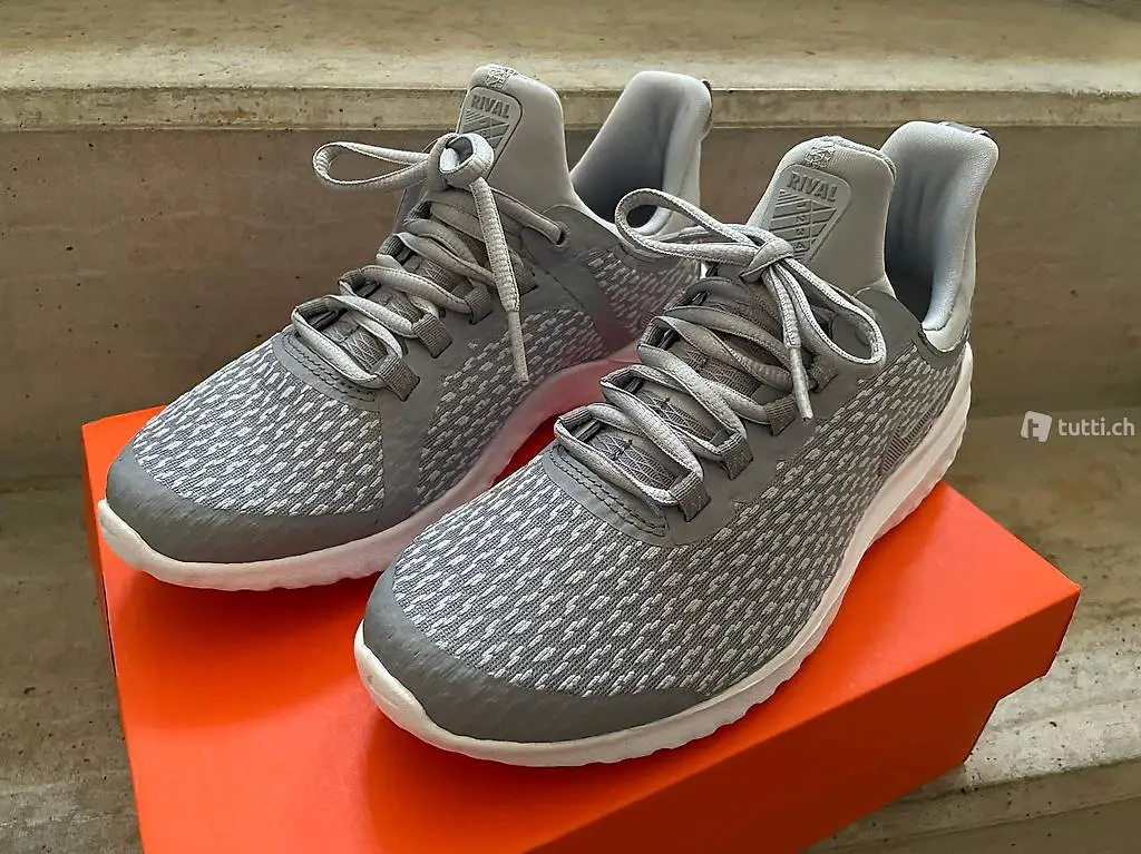 Nike Renew Rival Sportschuhe Sneaker 36.5