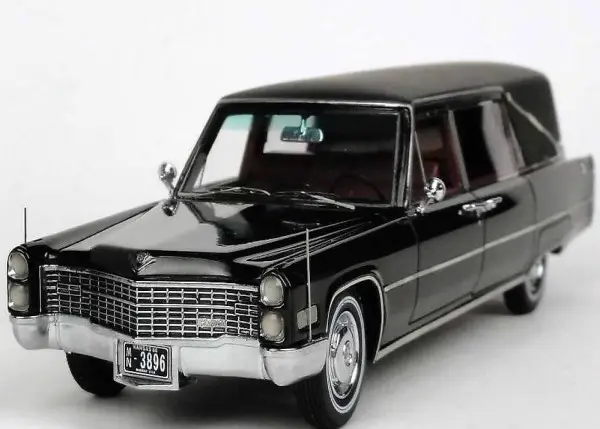 CADILLAC S&S LANDAU HEARSE BLACK 1966 1:43 NEO