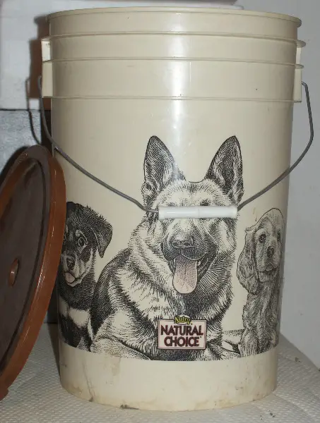 Hundefutter Eimer 45 x 30 Marke Natural Choice