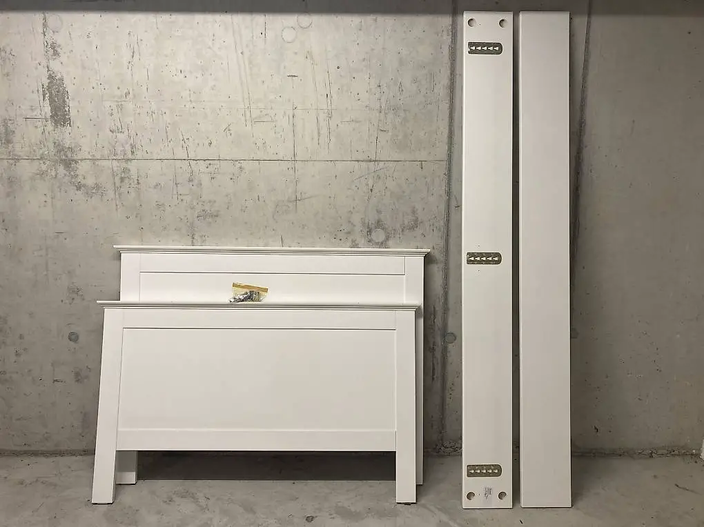 Bettgestell weiss von Pfister 1.20 x 2 m