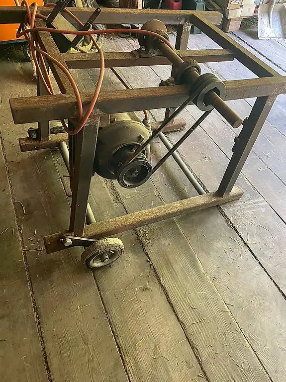 Elektro Motor mit Gestell