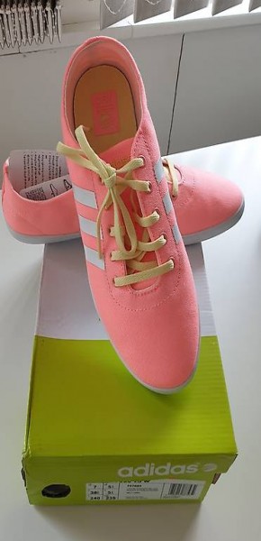 Neue Adidas Neo