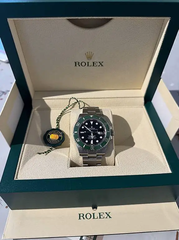 Rolex Submariner Date 126610 LV Starbucks Edition