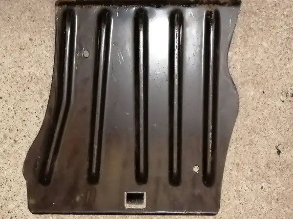 VW Käfer Füss Blech vorne rechts.