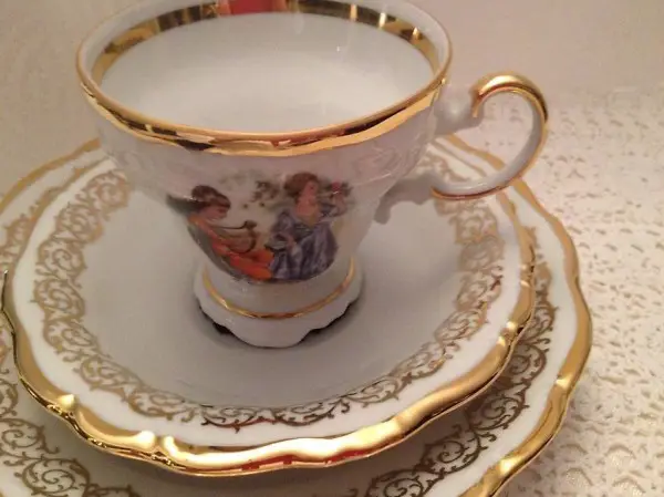 1 Sammeltasse vergoldet