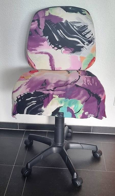 Drehstuhl (bis ca. 90 kg) mit 5 Rollen