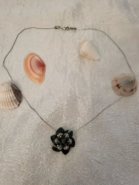 Handgemachte Blumen Halskette aus Glasperken