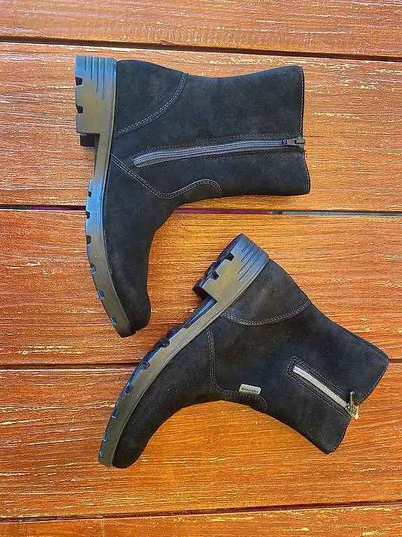 Gefütterter Wildlederstiefel neu, Gr. 37