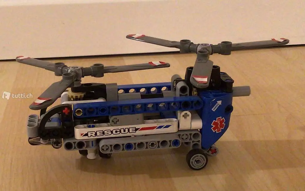 LEGO TECHNIC Twin-rotor Helicopter