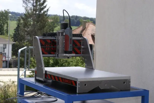 Fraiseuse numérique CNC fabriquée en suisse pour PME