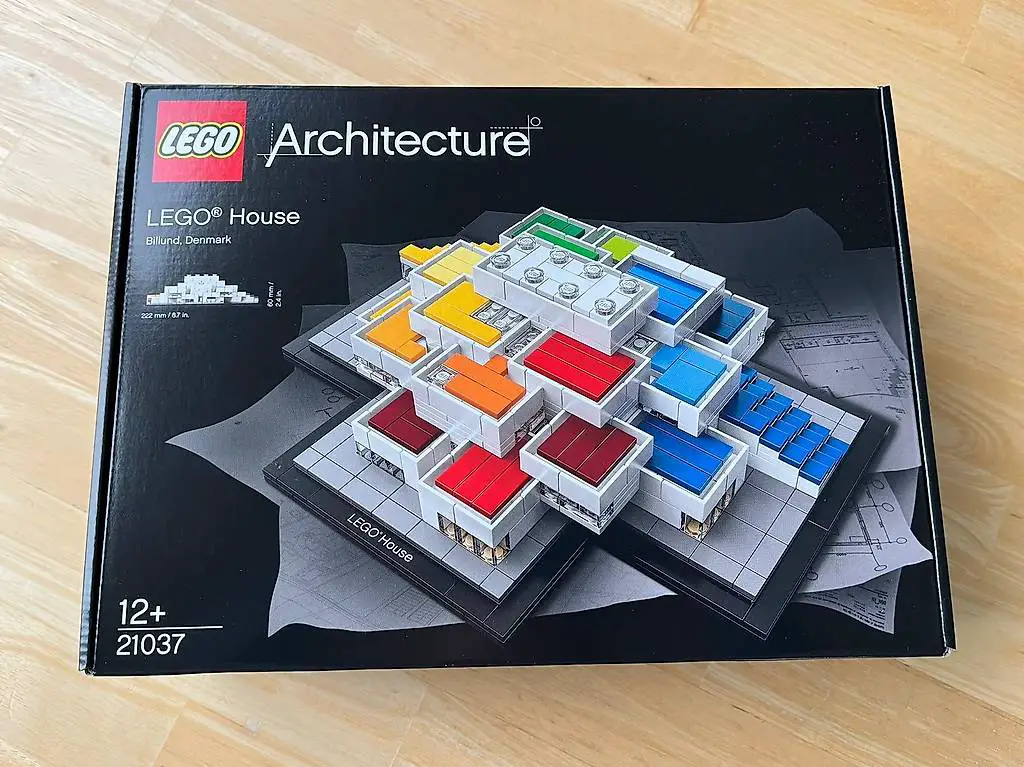Lego Architecture 21037