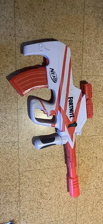 Fortnite Nerf mit Automatik