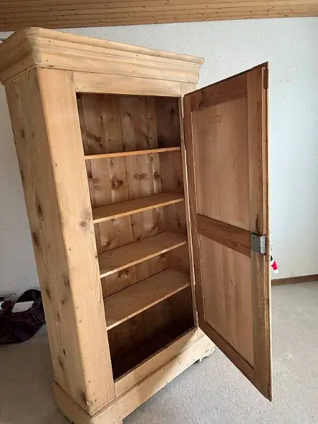 Antiker Schrank