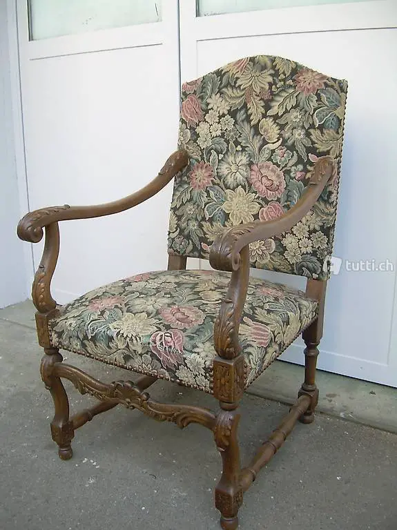 poltrona a braccioli