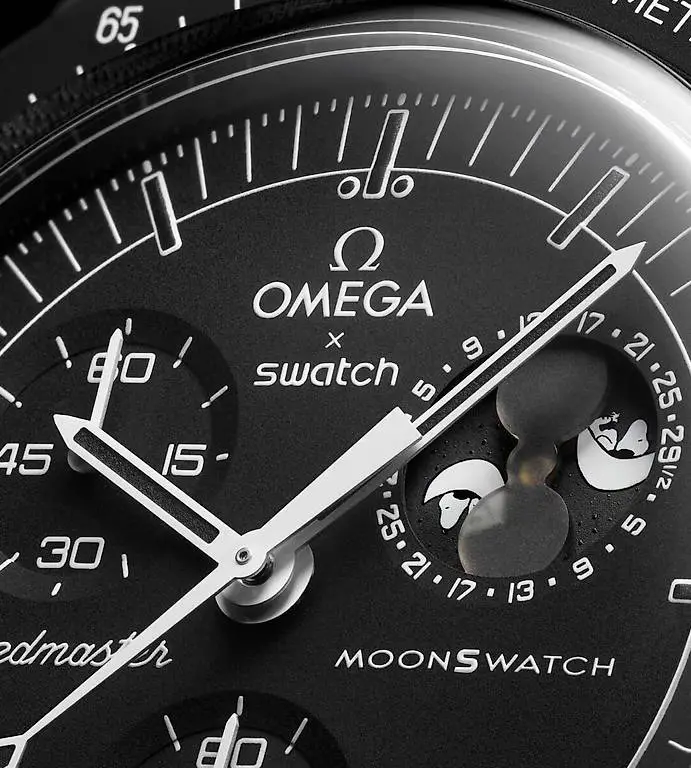 OmegaSwatch Black Moonswatch Snoopy