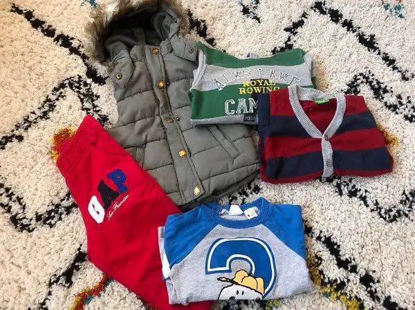 Kleiderpaket für coole Jungs 74