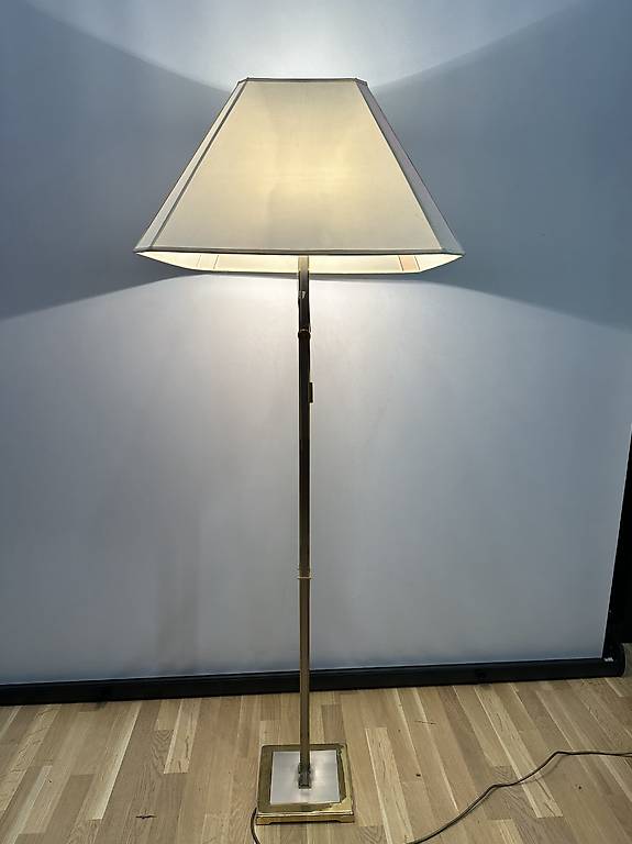 Stehleuchte / Standleuchte mit Messing Sockel