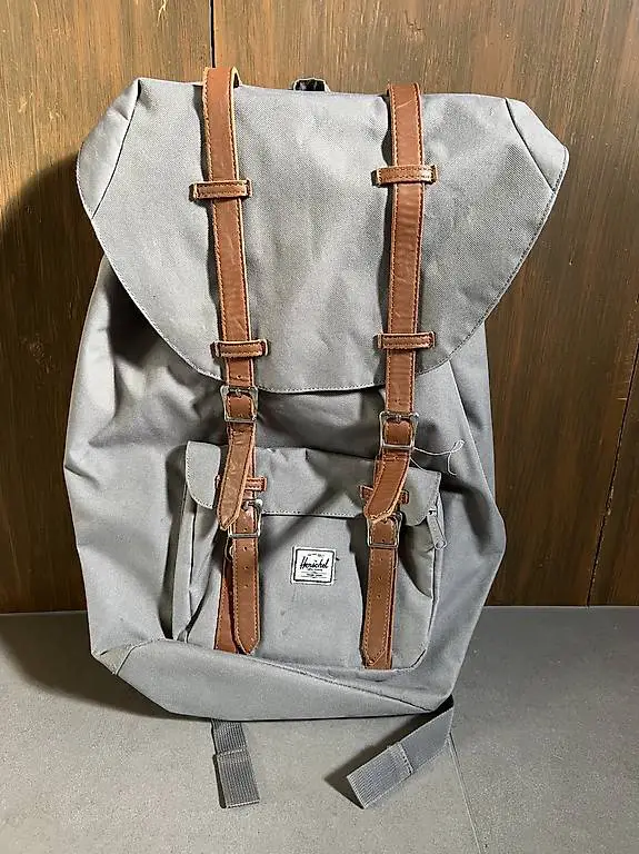 Herschel little america Tagesrucksack 30l grau