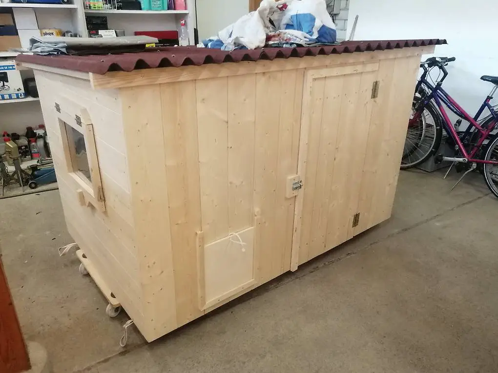 NEU HühneHaus für ca. 7-8 Hühner Hühnerstall Bitumenwellplat